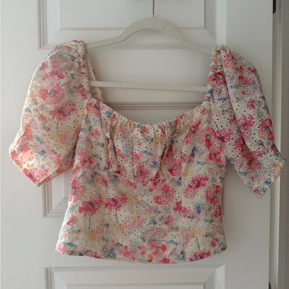 ASTR The Label Floral Puff Sleeve Top